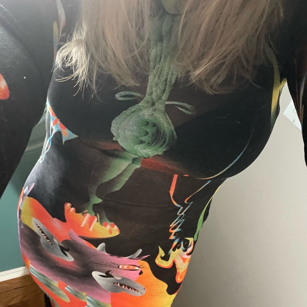 SKIMS Stunning Obsidian Mesh Long Sleeve, Firpal Print Large
SMOKE FREE HOME
